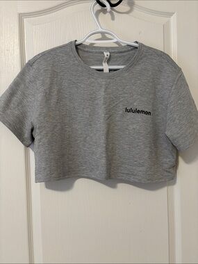 lululemon athletica Girls' Light Gray Cropped Tee